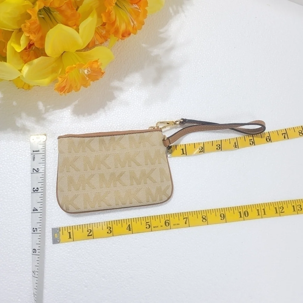 MICHAEL KORS WOMEN WRISTLET WALLET TAN/BROWN